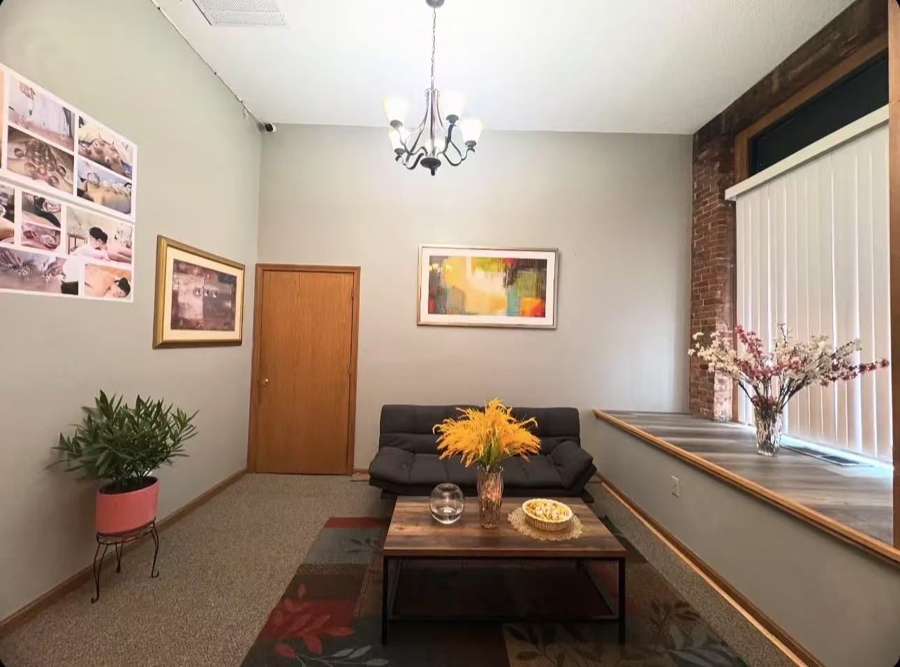 Sunshine Spa waiting area